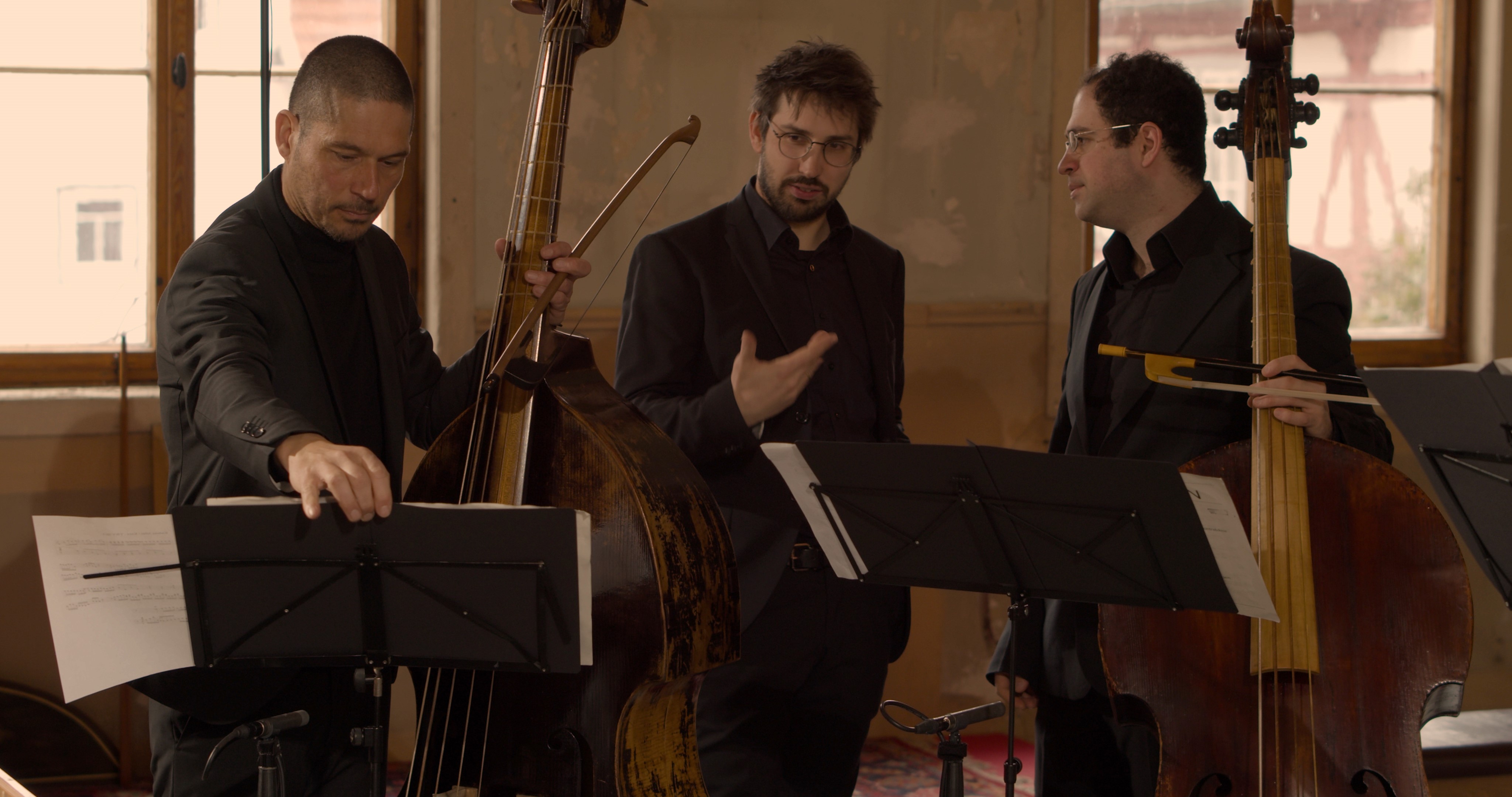 Eine Adaption der bekannten Geschichte von Gullivers Reisen, die mit Verhältnissen wie gross und klein, tief und hoch, fremd und eigen, spielt.