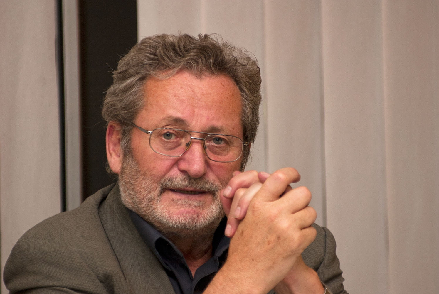 Dr. Werner Rügemer hinterfragt die Machtlosigkeit vor den GAMFA
