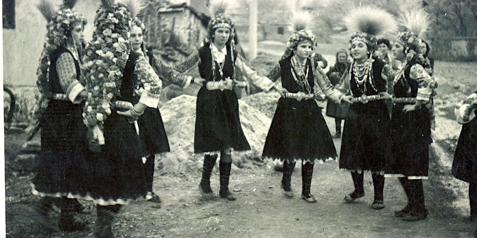 Die Folklore Tanzgruppe Lisichka (Kleiner Fuchs) vermittelt die alte bulgarische Tanztradition in Deutschland, Bayern und München.